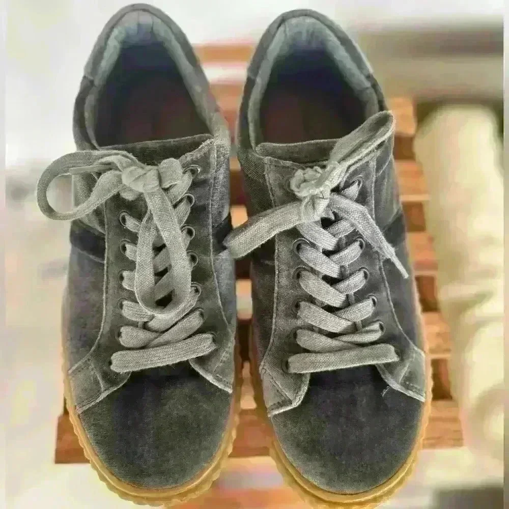 Indigo Rd. Velvet/suede sneakers. Size 9.5 charcoal gray - Picture 1 of 9